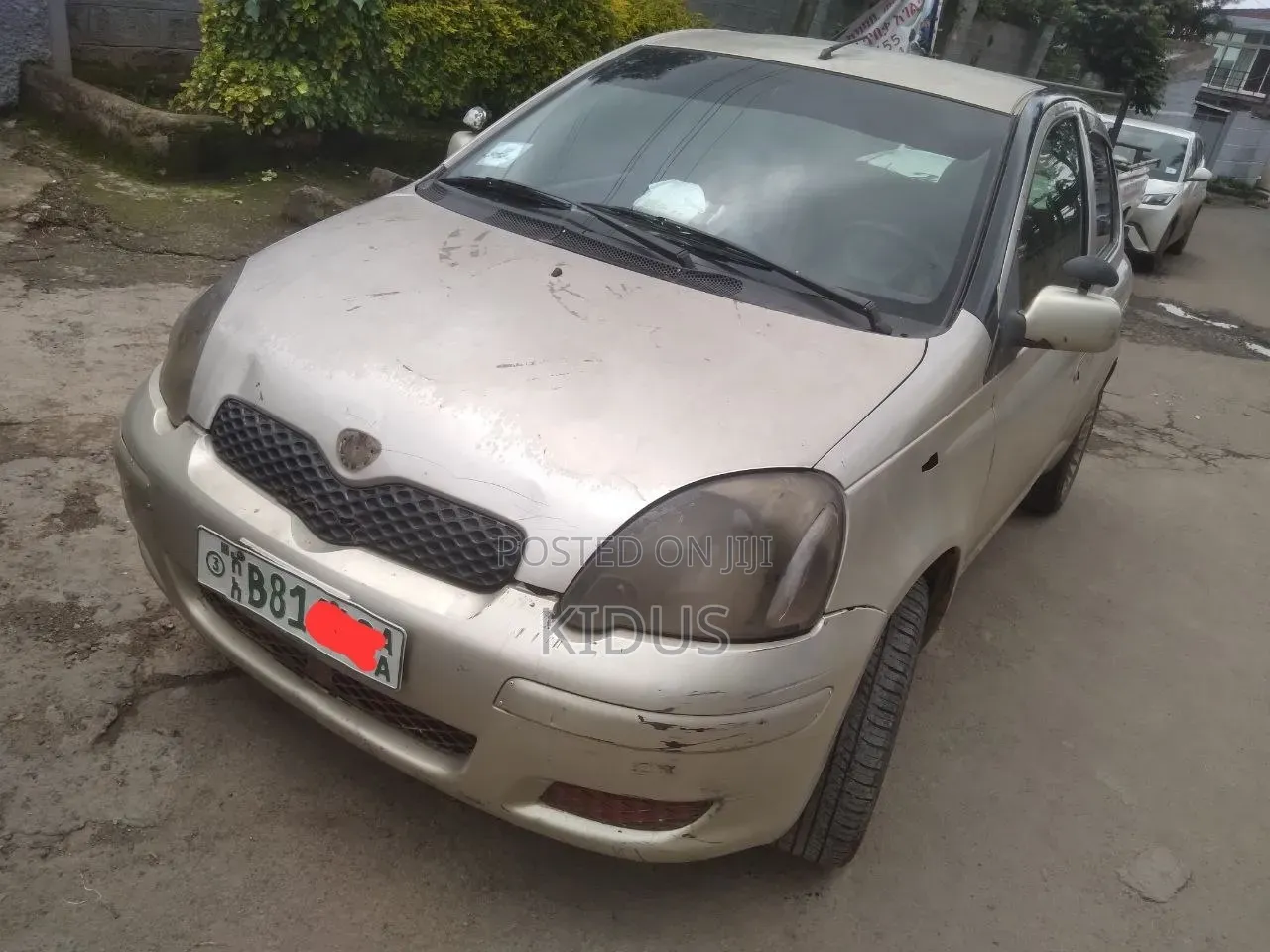 Toyota Vitz 2002 Beige