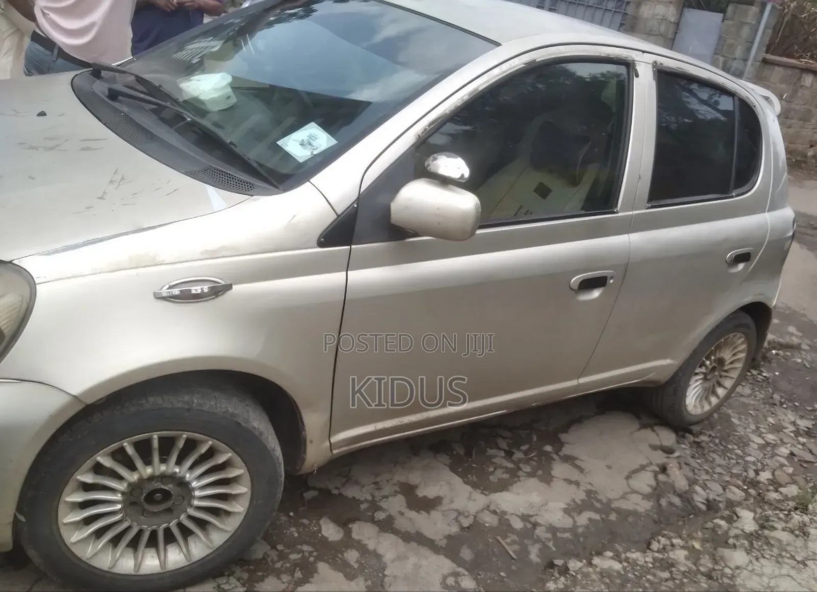 Toyota Vitz 2002 Beige