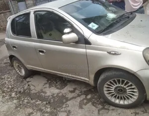 Toyota Vitz 2002 Beige