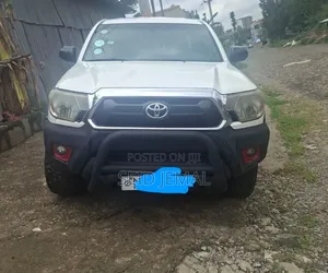 Toyota Tacoma 2015 White