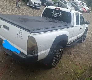 Toyota Tacoma 2015 White