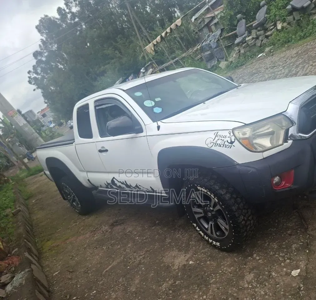 Toyota Tacoma 2015 White