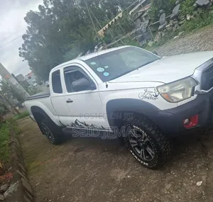 Toyota Tacoma 2015 White