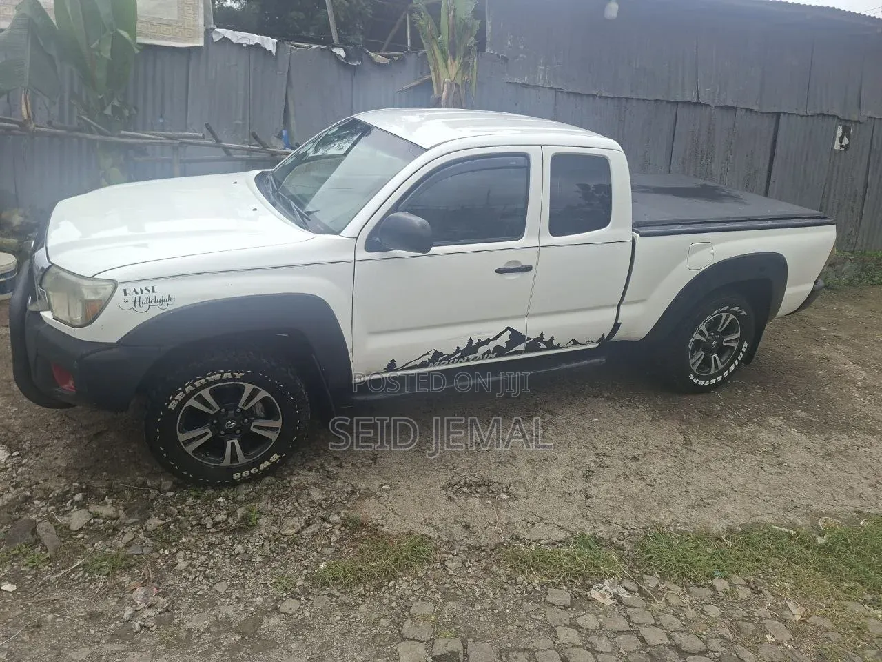 Toyota Tacoma 2015 White