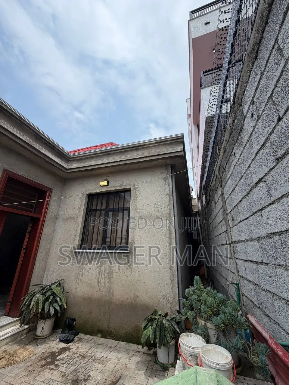 Furnished 5bdrm Villa in Tafo, Yeka for sale