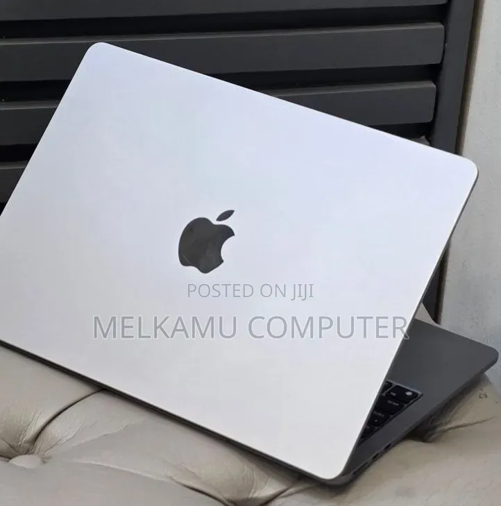 New Laptop Apple MacBook Air 2022 M2 8GB Apple M1 SSD 256GB