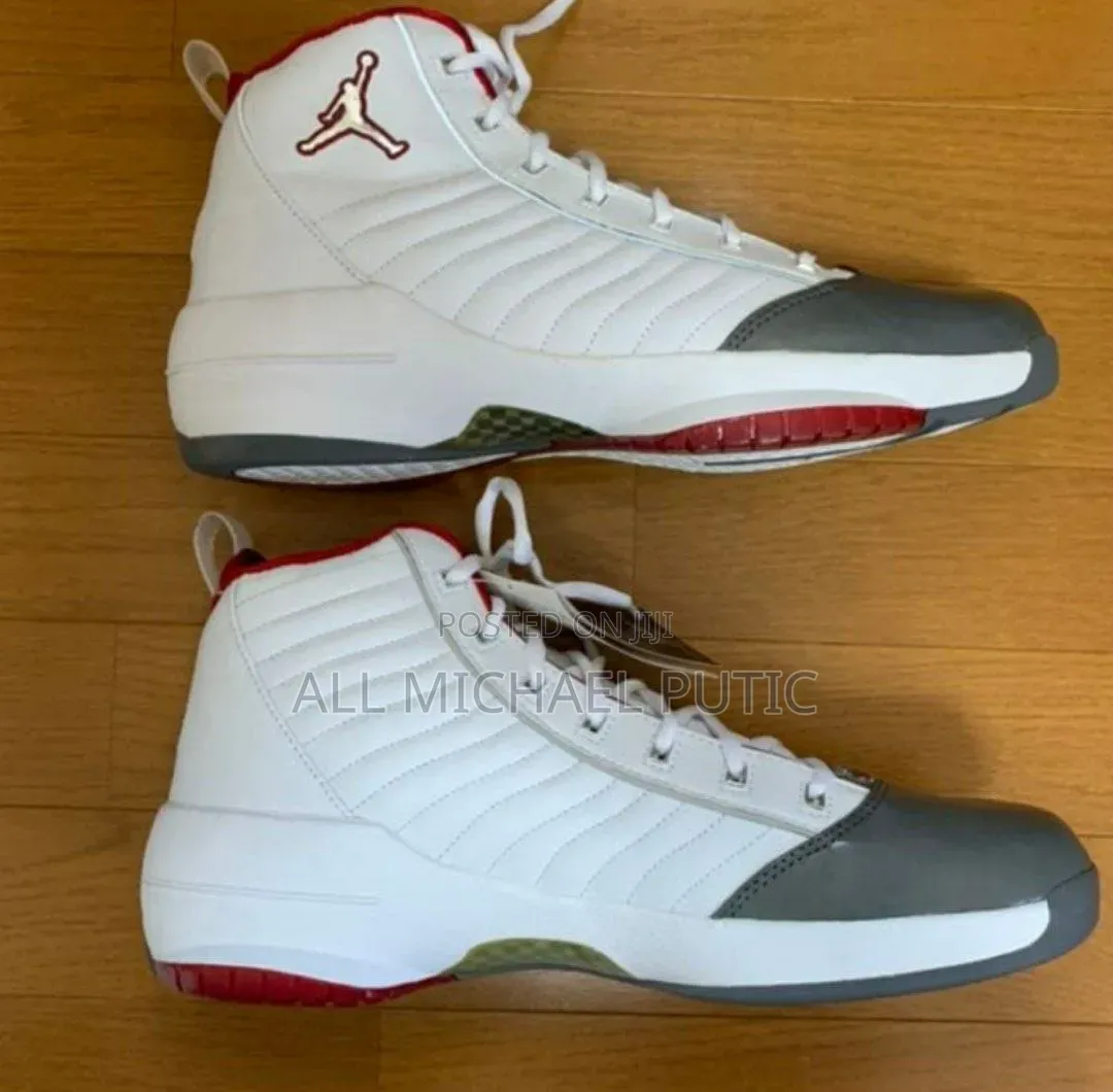 Air Jordan 19 SE Basketball Player Shoes
