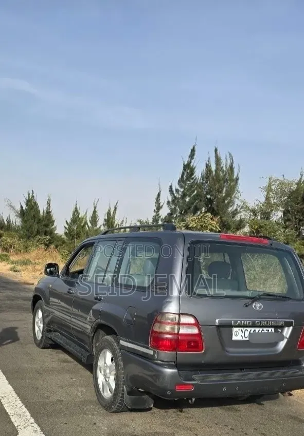 Toyota Land Cruiser 2007 Gray
