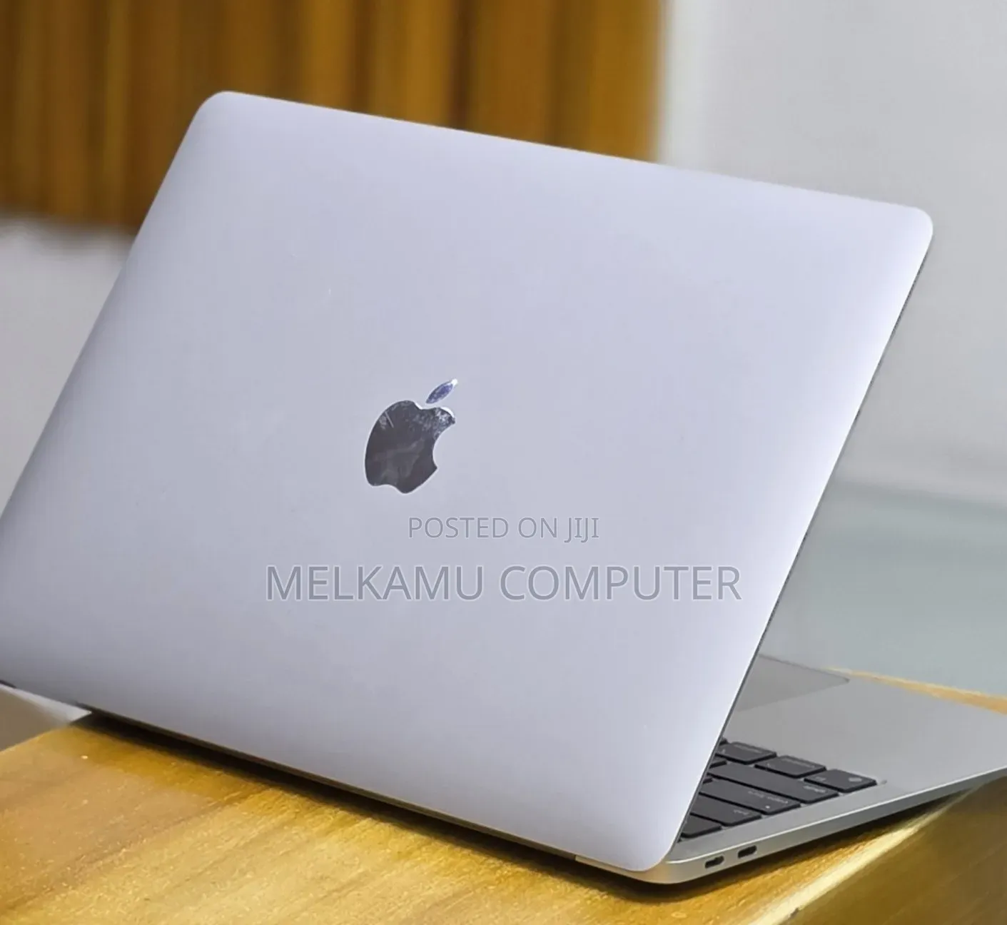 New Laptop Apple MacBook Air 2020 M1 8GB Apple M1 SSD 256GB