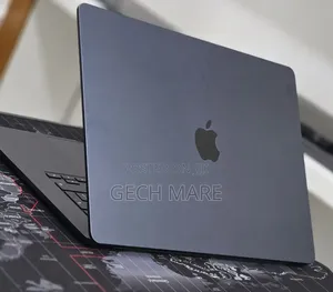 New Laptop Apple MacBook Air 2025 M4 16GB Intel SSD 256GB