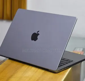 New Laptop Apple MacBook Pro 2020 M1 32GB Apple M1 Pro SSD 512GB