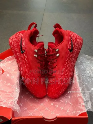 Nike S.T Charge 