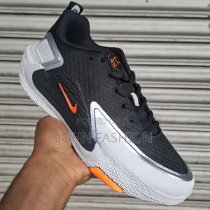 Nike Streetball Charge