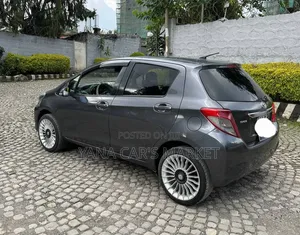 Toyota Yaris 2012 Black