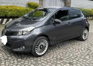 Toyota Yaris 2012 Black