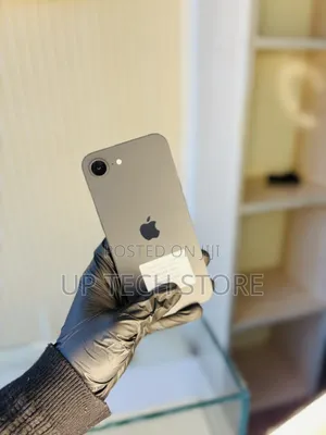 New Apple iPhone 16e 128 GB