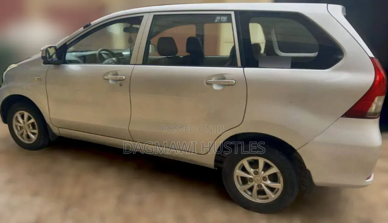 Toyota Avanza 2013 Silver
