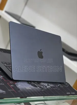 New Laptop Apple MacBook Air 2025 M4 16GB Apple M4 SSD 256GB