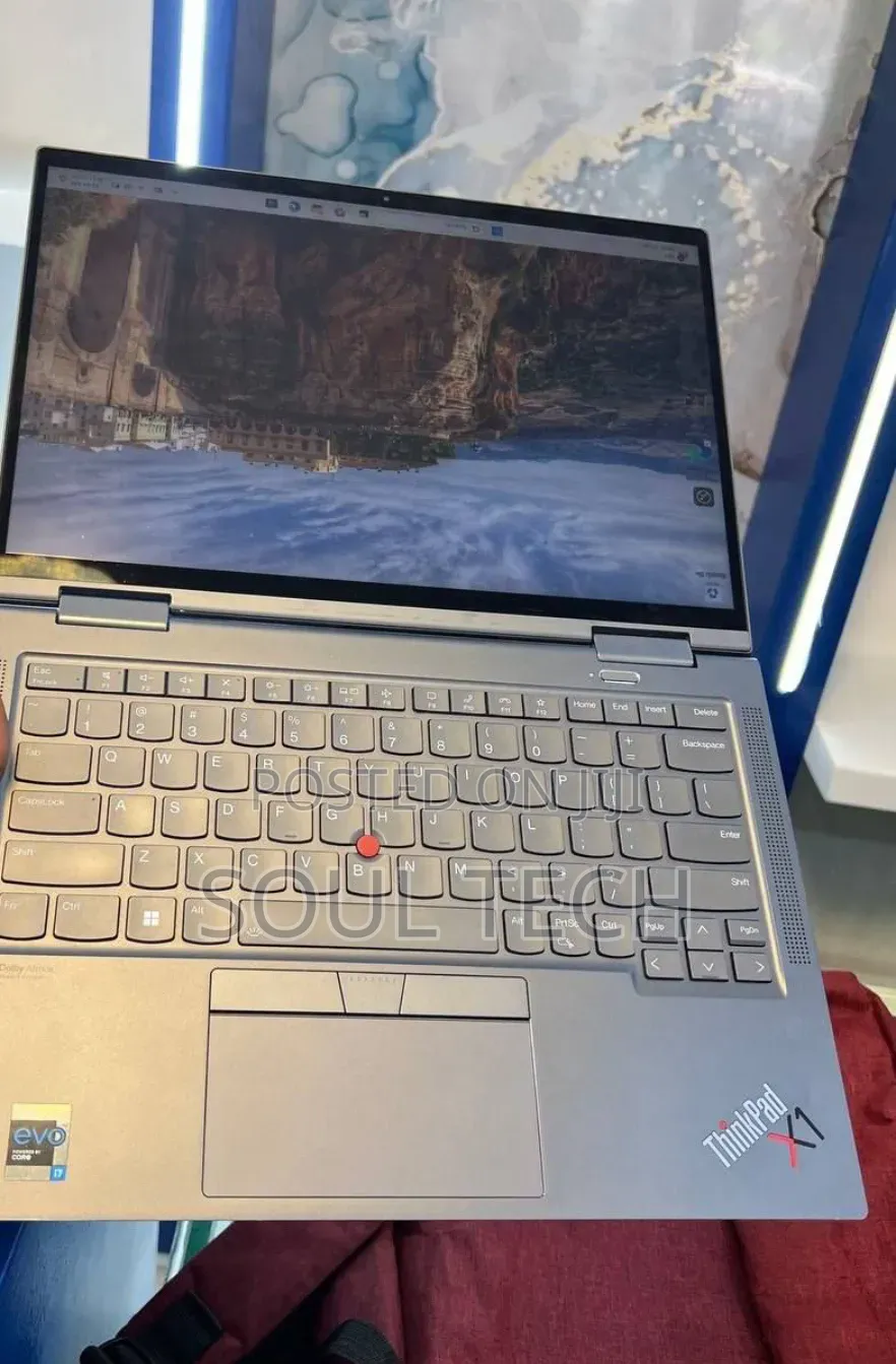 New Laptop Lenovo ThinkPad X1 Yoga Gen 8 16GB Intel Core i7 SSD 512GB