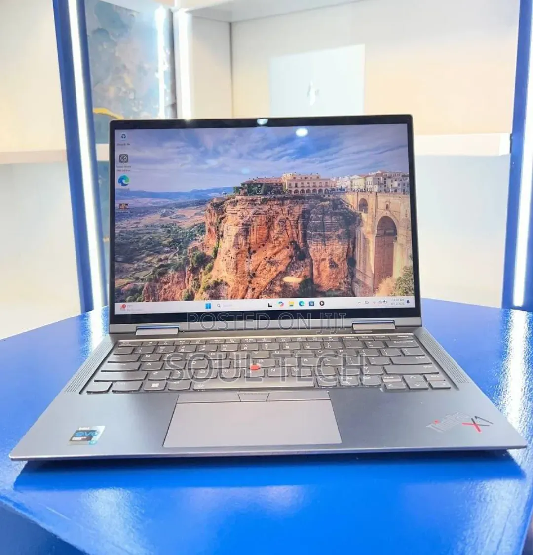 New Laptop Lenovo ThinkPad X1 Yoga Gen 8 16GB Intel Core i7 SSD 512GB