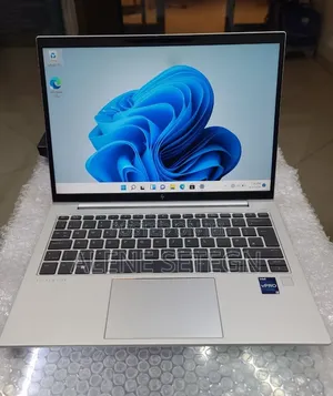 New Laptop HP EliteBook 830 G9 16GB Intel Core i5 SSD 512GB