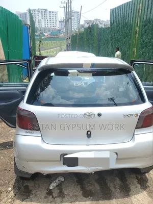 Toyota Yaris 1.5 2000 Silver