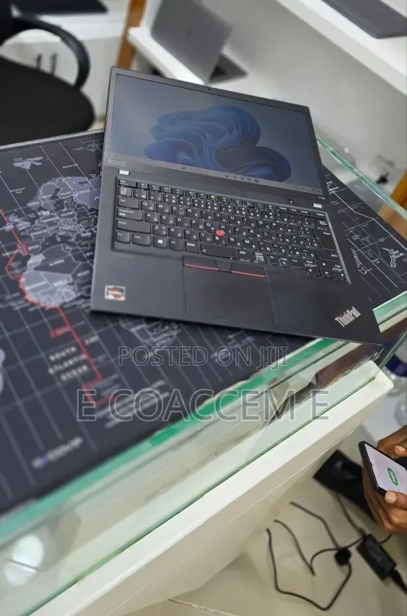 New Laptop Lenovo 16GB AMD Ryzen 5 SSD 512GB
