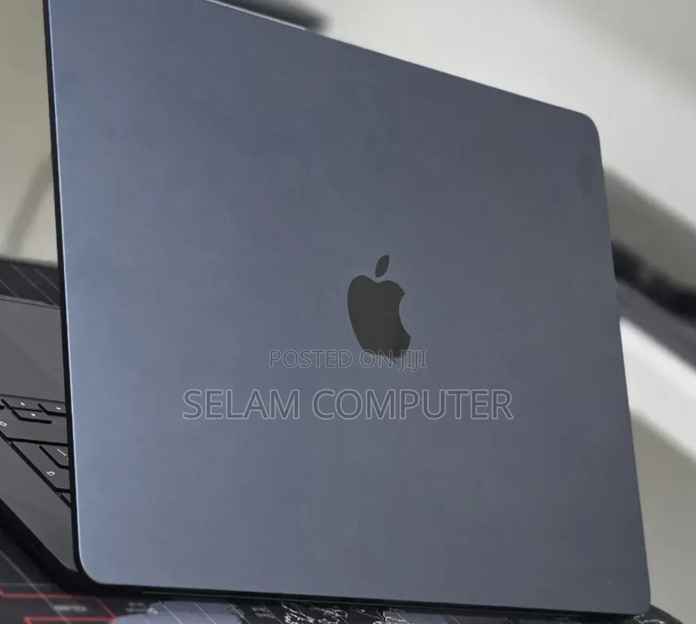 New Laptop Apple MacBook Air 2025 M4 16GB Apple M4 SSD 256GB