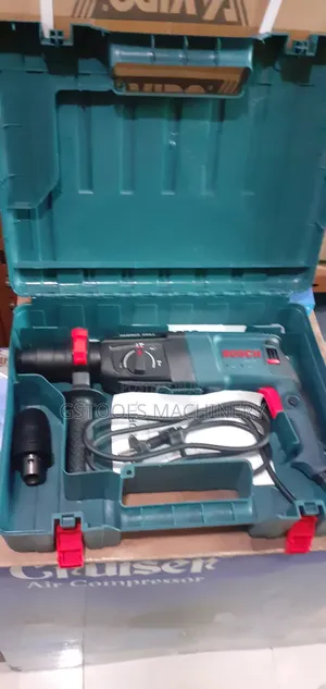 BOSCH 800w Hammer Drill