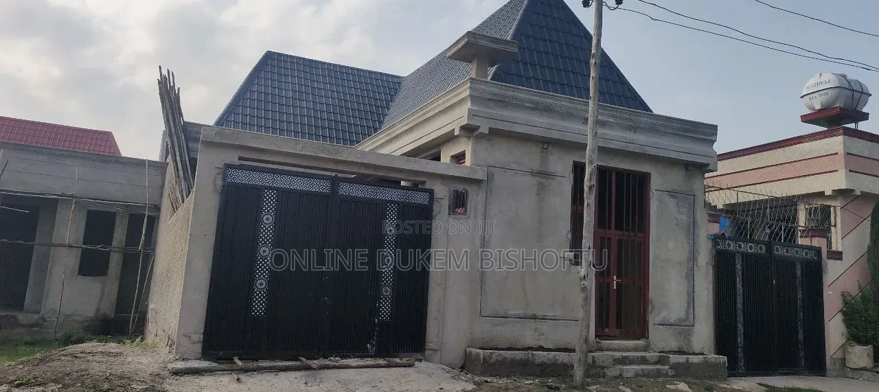 Furnished 8bdrm Villa in Bishoftu Dukam, Oromia-Finfinne for sale