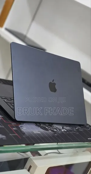 New Laptop Apple MacBook Air 2025 M4 16GB Apple M4 SSD 256GB