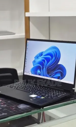 New Laptop HP OmniBook 5 16" 16GB Intel Core i9 SSD 512GB