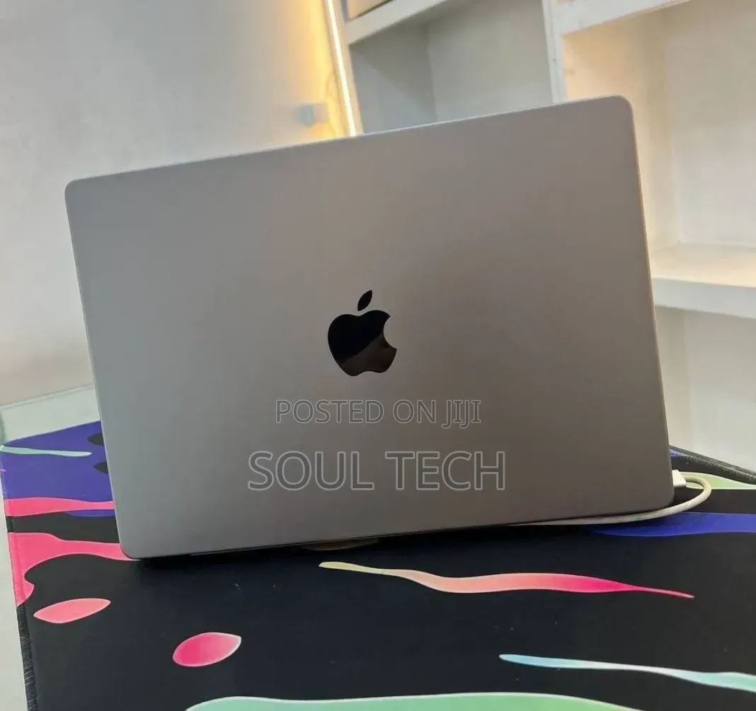 New Laptop Apple MacBook Pro 2023 M3 8GB Apple M3 SSD 512GB