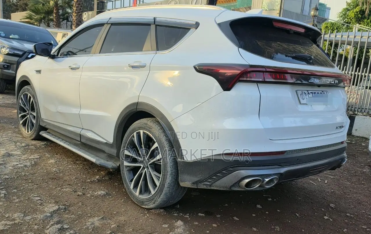 Jetour X70 Plus 1.5 7-Seater FWD 2022 White