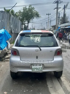 Toyota Vitz 2001 Silver