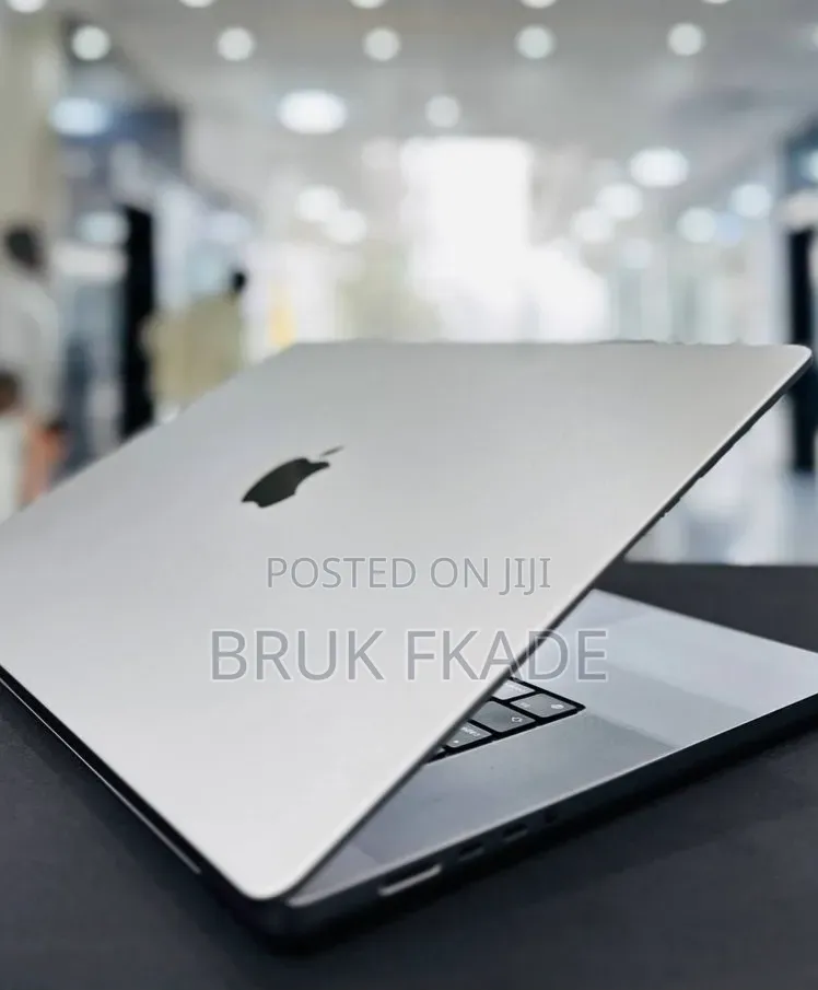 New Laptop Apple MacBook Pro 2021 M1 16GB Apple M1 Pro SSD 512GB