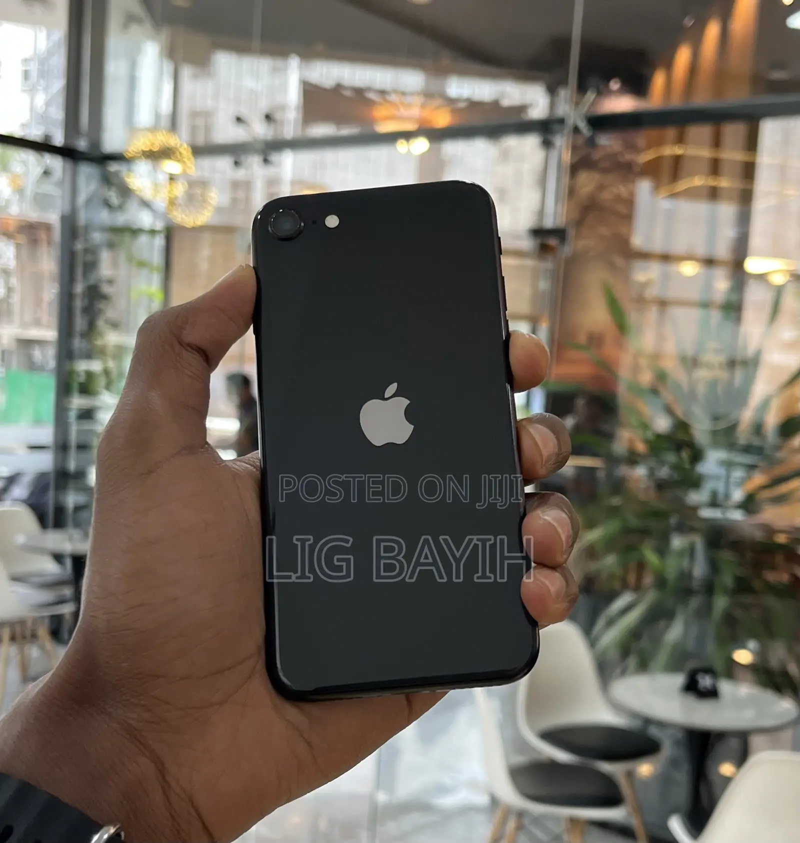 Apple iPhone SE 128 GB Black