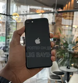 Apple iPhone SE 128 GB Black