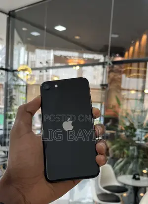 Apple iPhone SE 128 GB Black