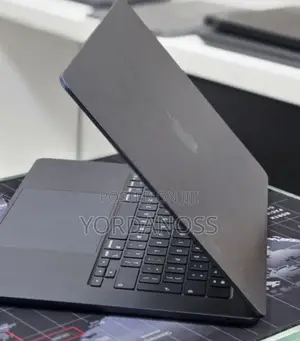 New Laptop Apple MacBook Air 2025 M4 16GB Apple M4 SSD 256GB