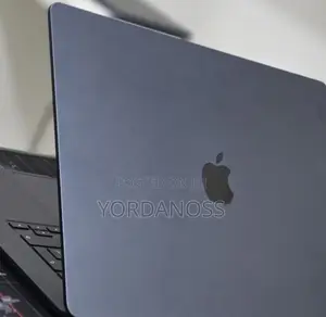 New Laptop Apple MacBook Air 2025 M4 16GB Apple M4 SSD 256GB