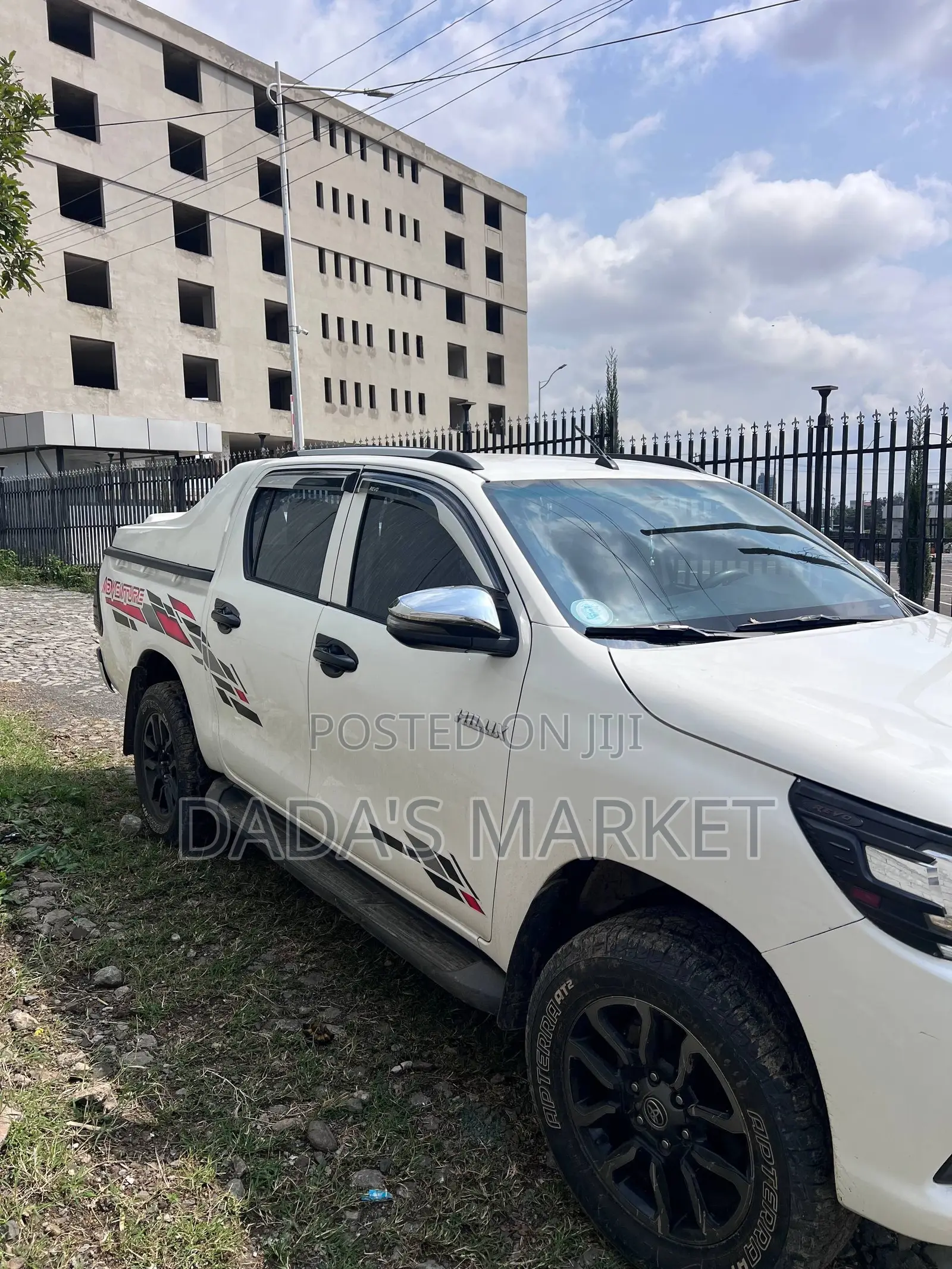 Toyota Hilux 2021 White