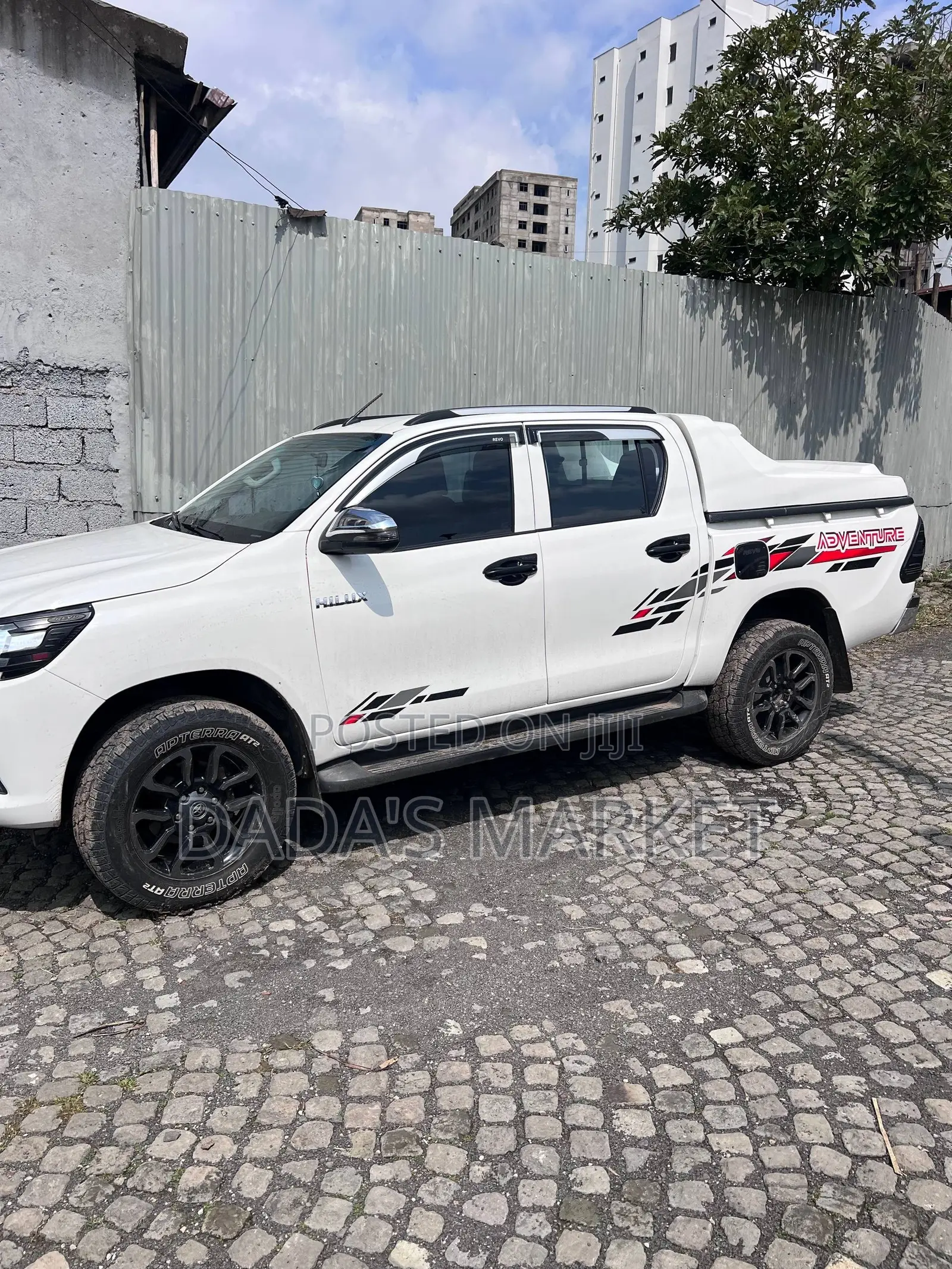 Toyota Hilux 2021 White