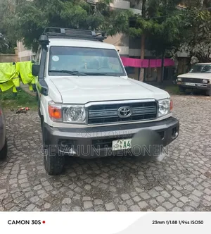 Toyota Land Cruiser 2015 White