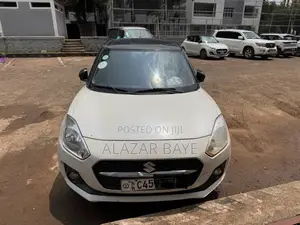 Suzuki Swift 2022 White