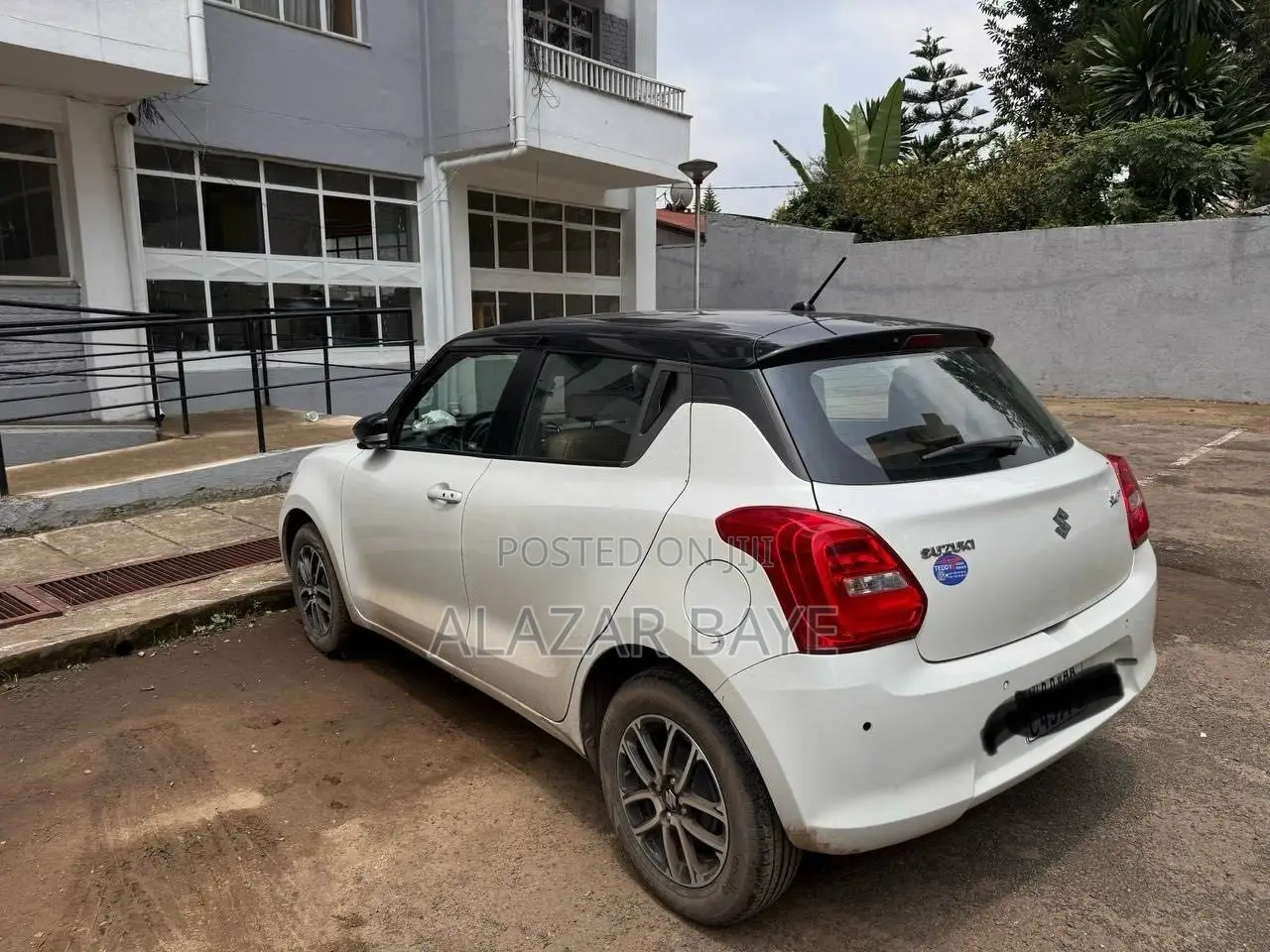 Suzuki Swift 2022 White