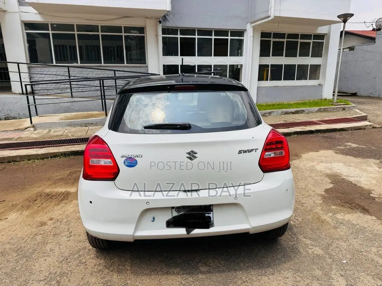 Suzuki Swift 2022 White