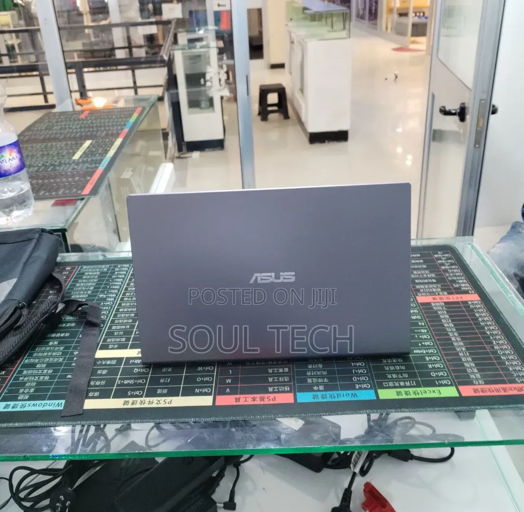 New Laptop Asus Vivobook 15 8GB Intel Core i3 SSD 500GB