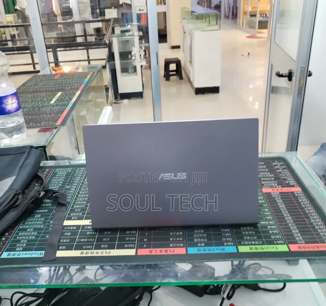 New Laptop Asus Vivobook 15 8GB Intel Core i3 SSD 500GB