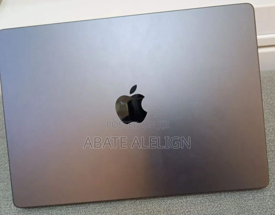 New Laptop Apple MacBook Pro 2025 M5 16GB Apple M5 Pro SSD 512GB